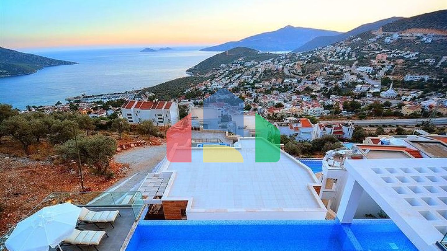 Приватна вілла 5 + 1 у Калкані з видом на море та острови