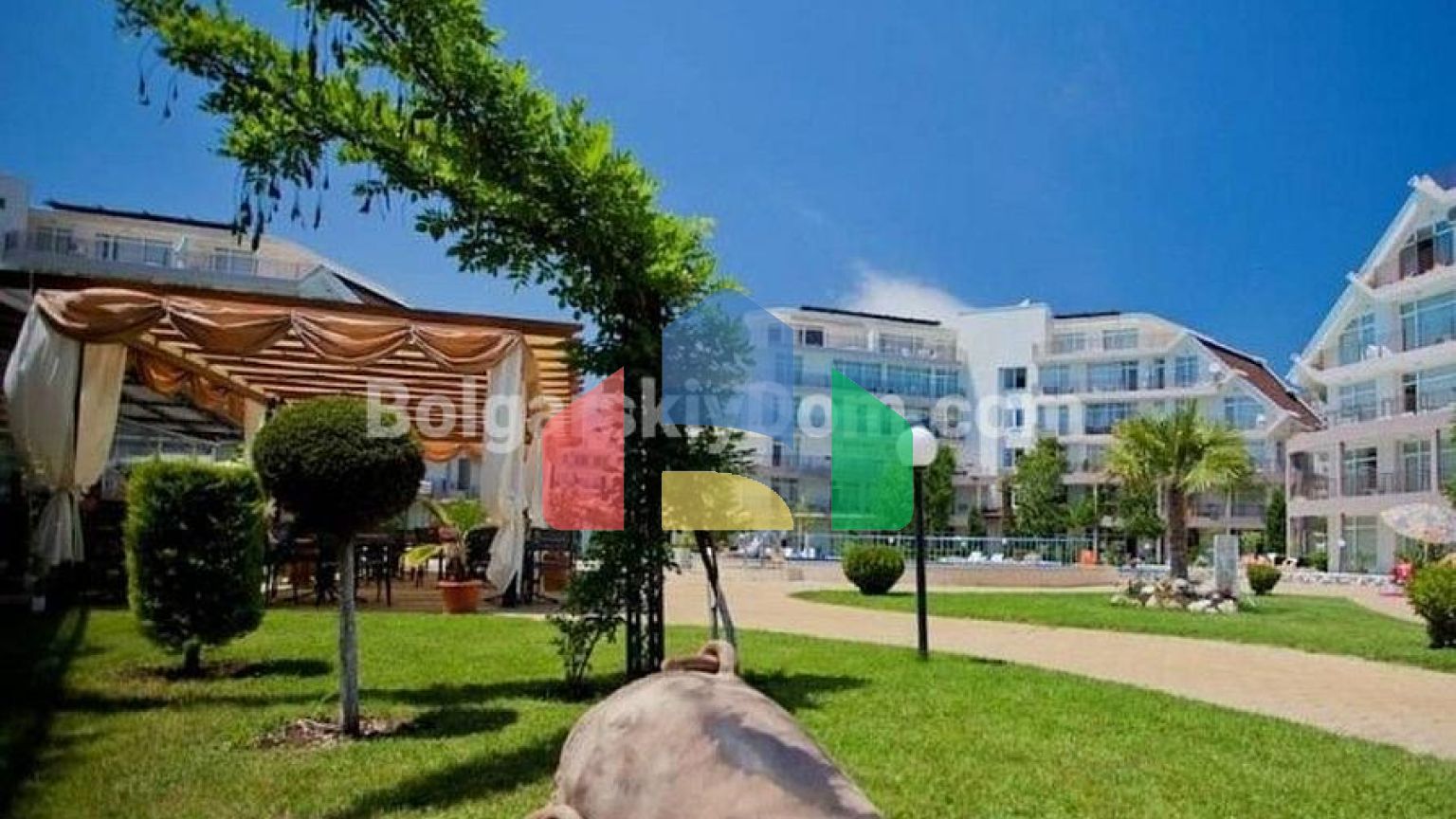 Трикімнатна квартира в Сан Вілладж