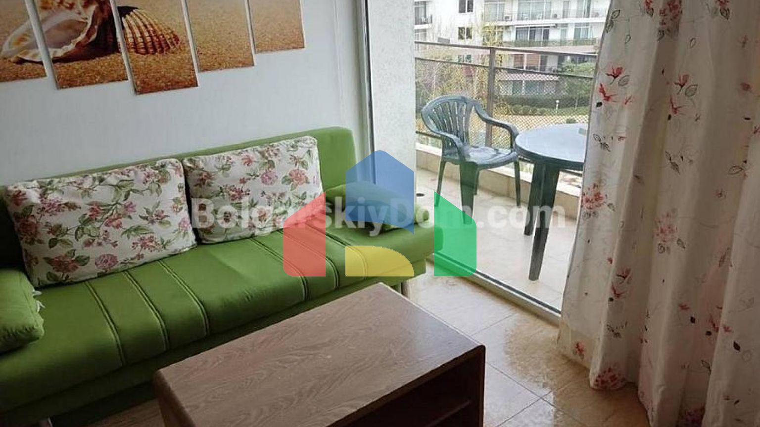 Трикімнатна квартира в Сан Вілладж