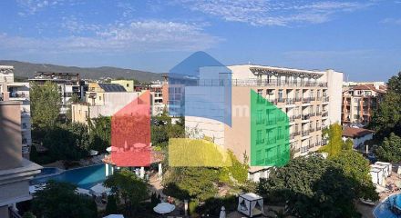 Чотирикімнатна квартира в Izida Palace