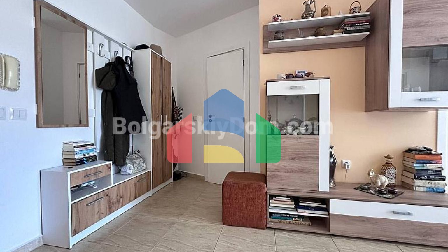 Трехкомнатная квартира в Сан Вилладж