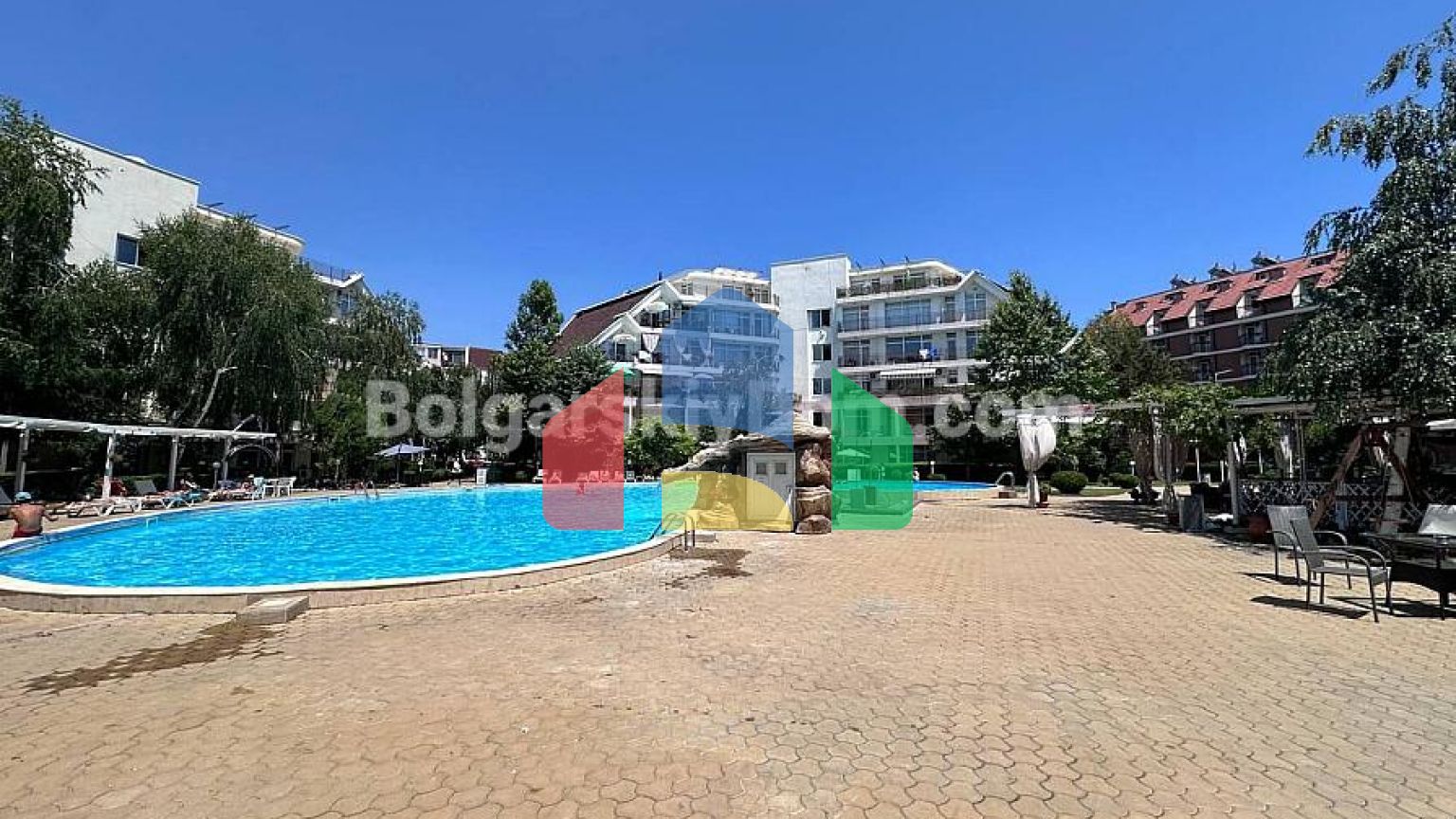 Трехкомнатная квартира в Сан Вилладж