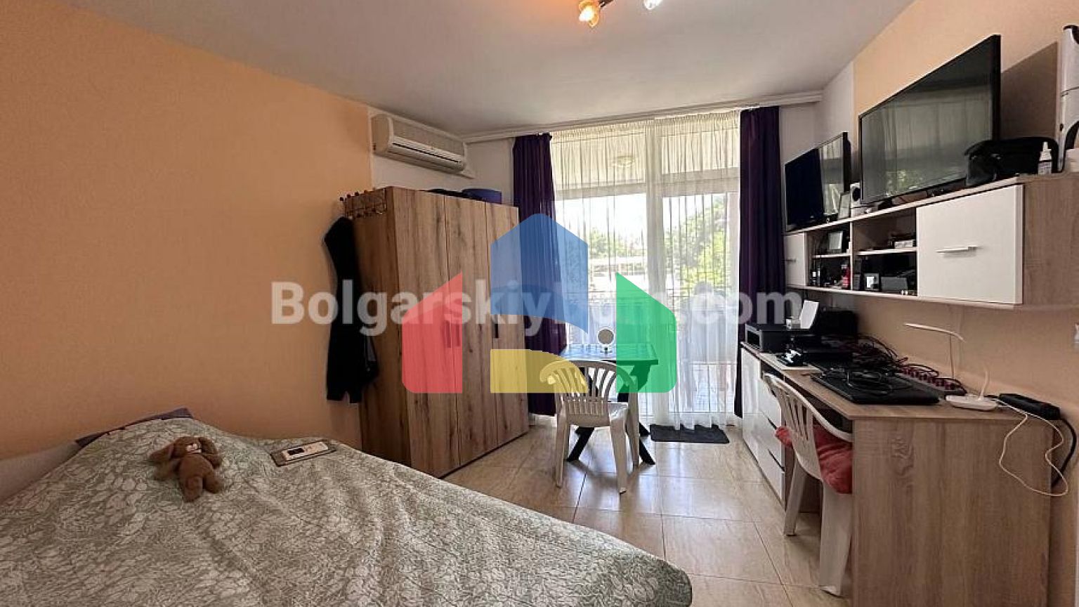 Трехкомнатная квартира в Сан Вилладж