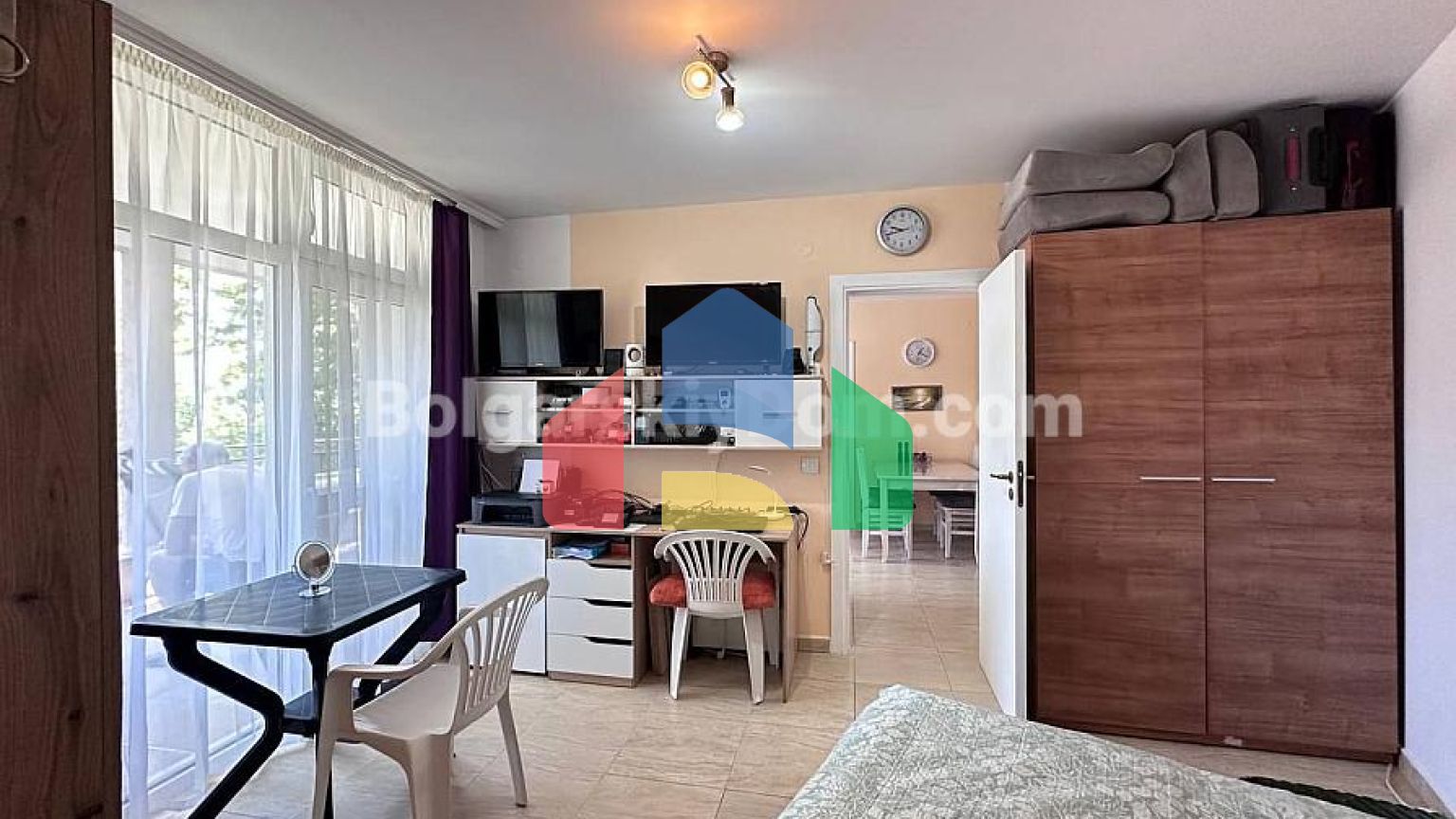 Трехкомнатная квартира в Сан Вилладж