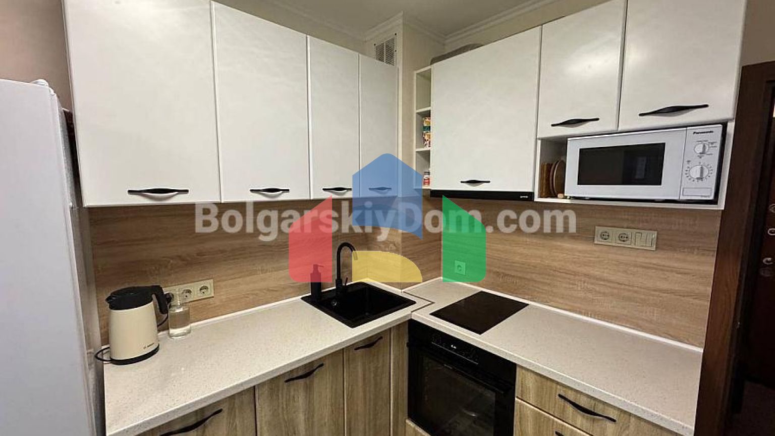 Трехкомнатная квартира в Амадеус 1