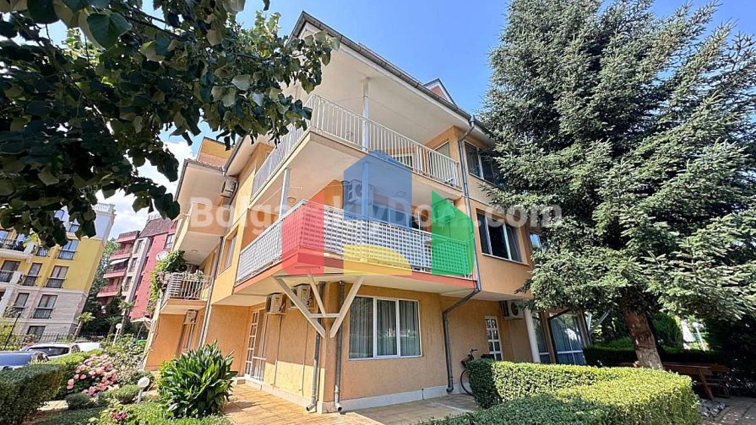 Трикімнатна квартира в Робінзон