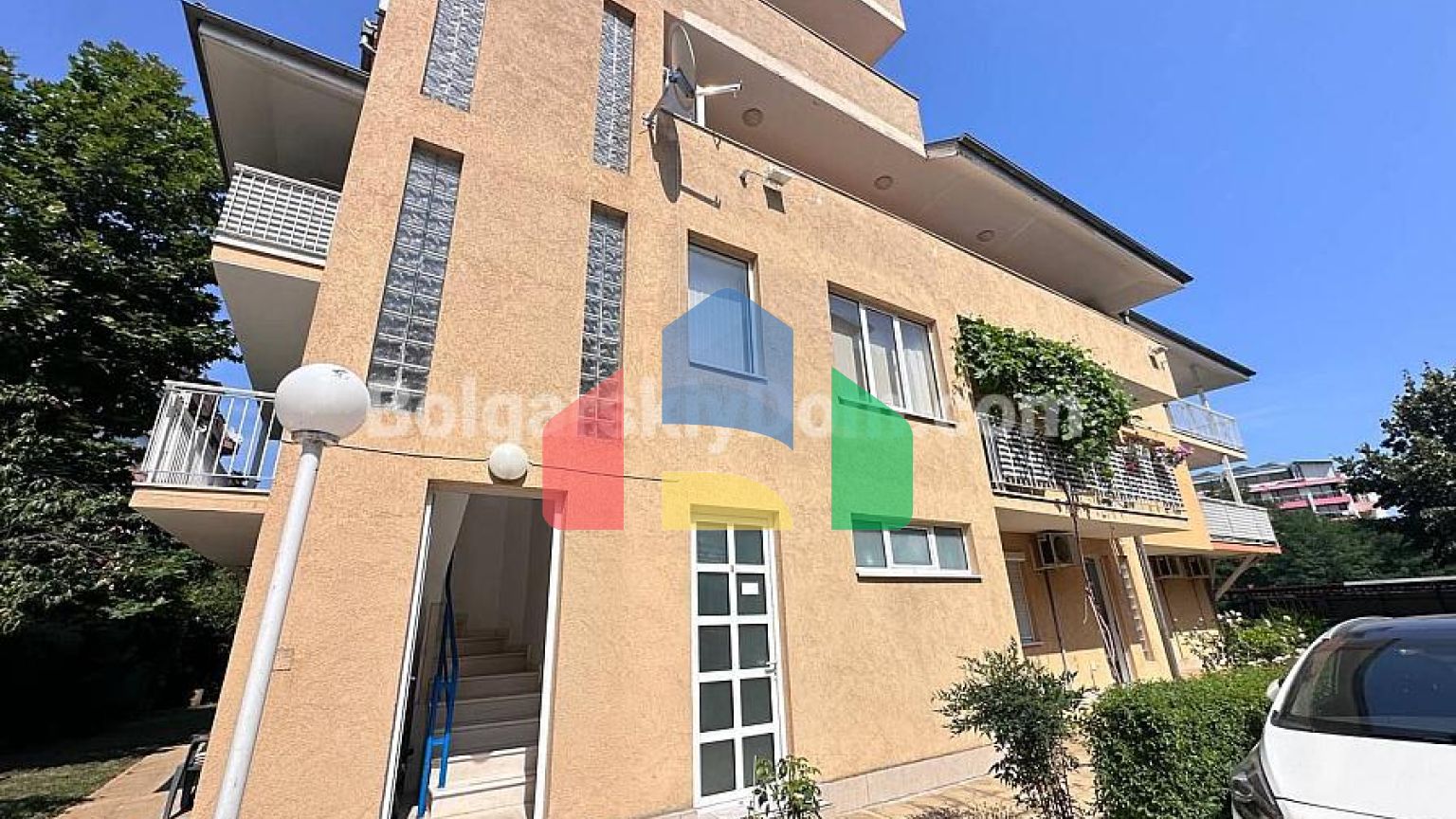 Трикімнатна квартира в Робінзон