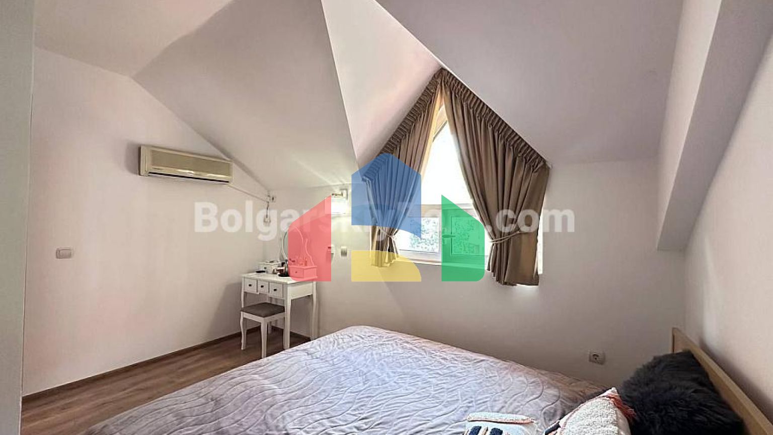 Трикімнатна квартира в Робінзон