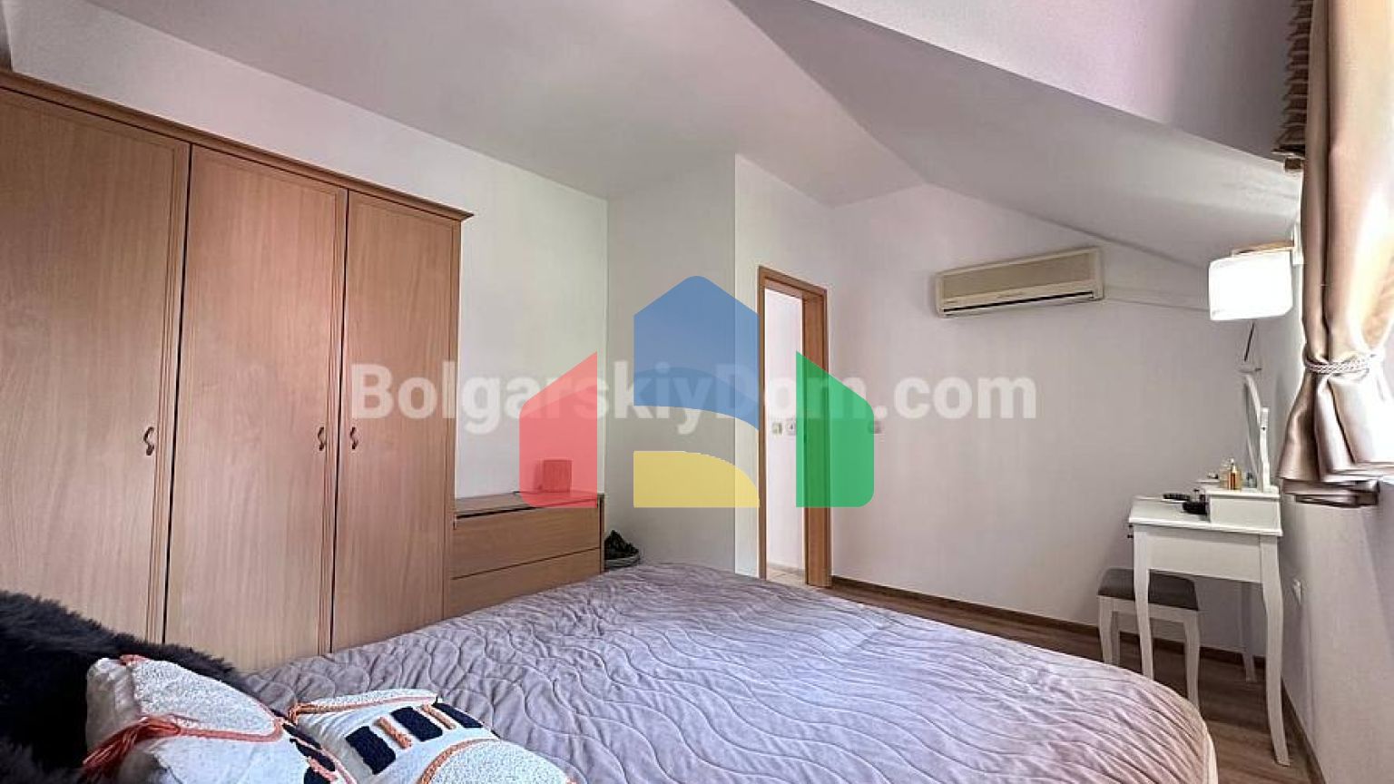 Трикімнатна квартира в Робінзон