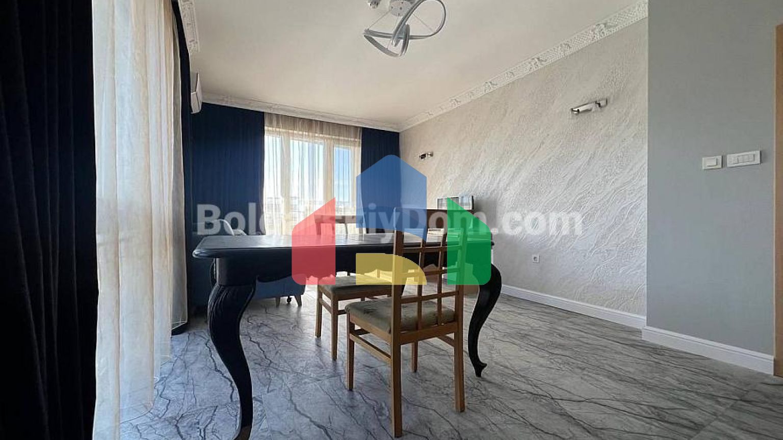 Двокімнатна квартира в Соле Мар