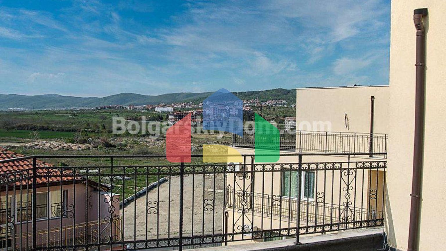 Двокімнатна квартира в Амадеус 19