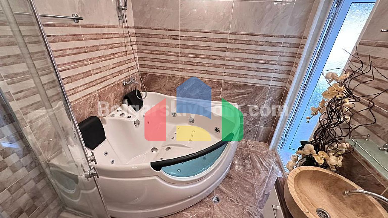 Трикімнатна квартира в Світ Хоум 2