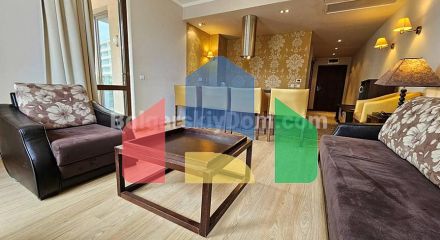 Трехкомнатная квартира в Барсело Роял Бич