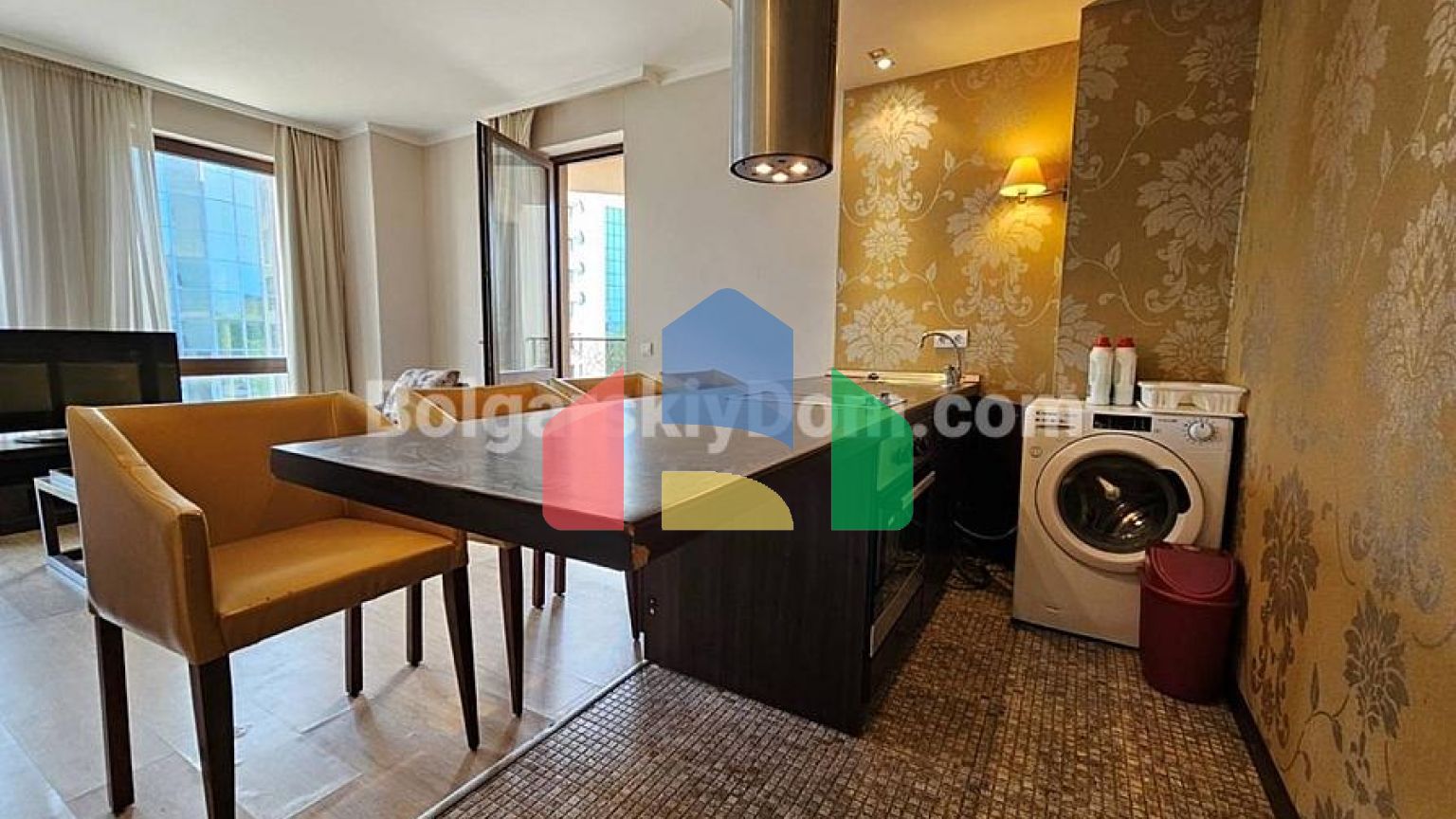 Трехкомнатная квартира в Барсело Роял Бич