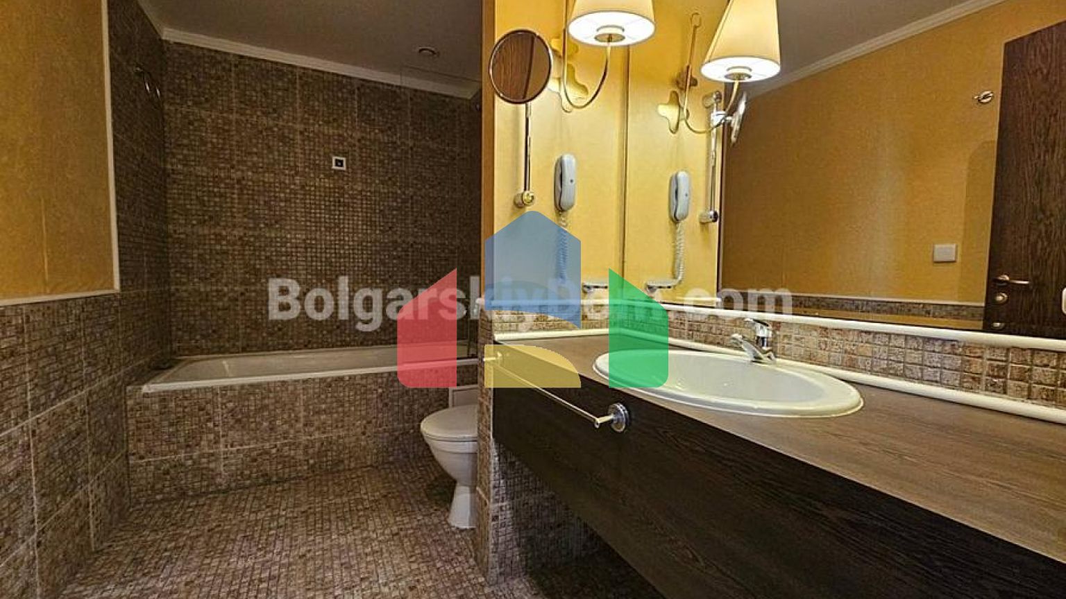 Трехкомнатная квартира в Барсело Роял Бич