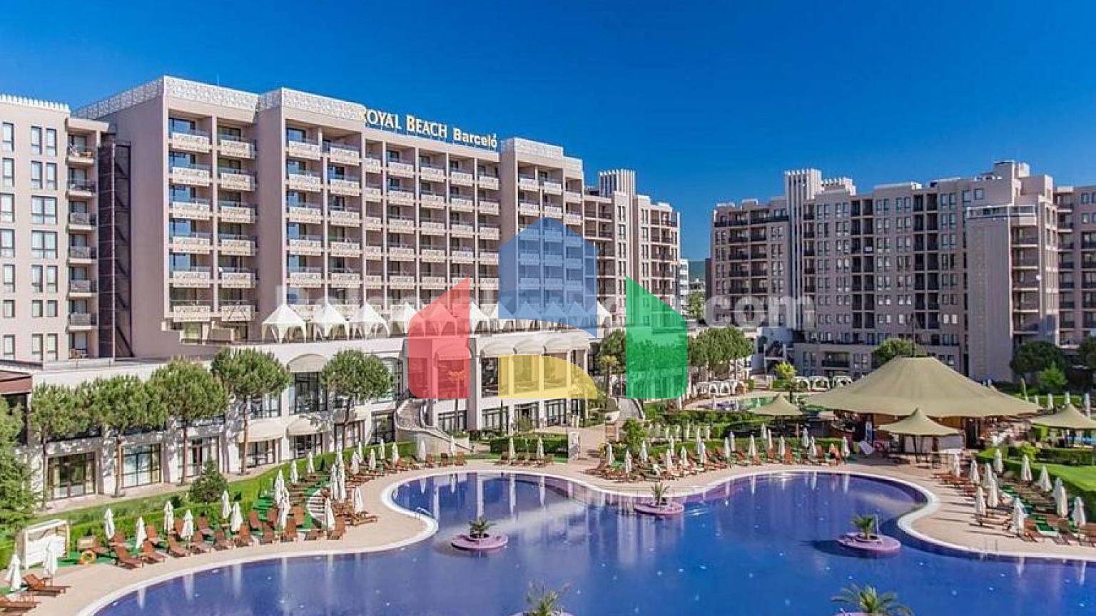 Трехкомнатная квартира в Барсело Роял Бич