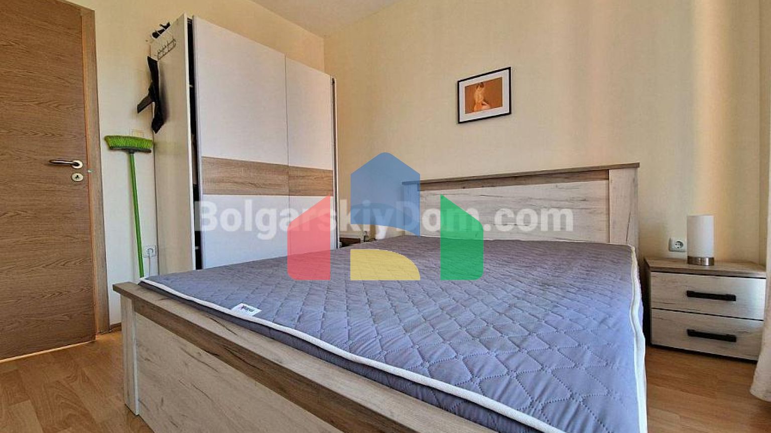 Двокімнатна квартира в Санні Дей 6