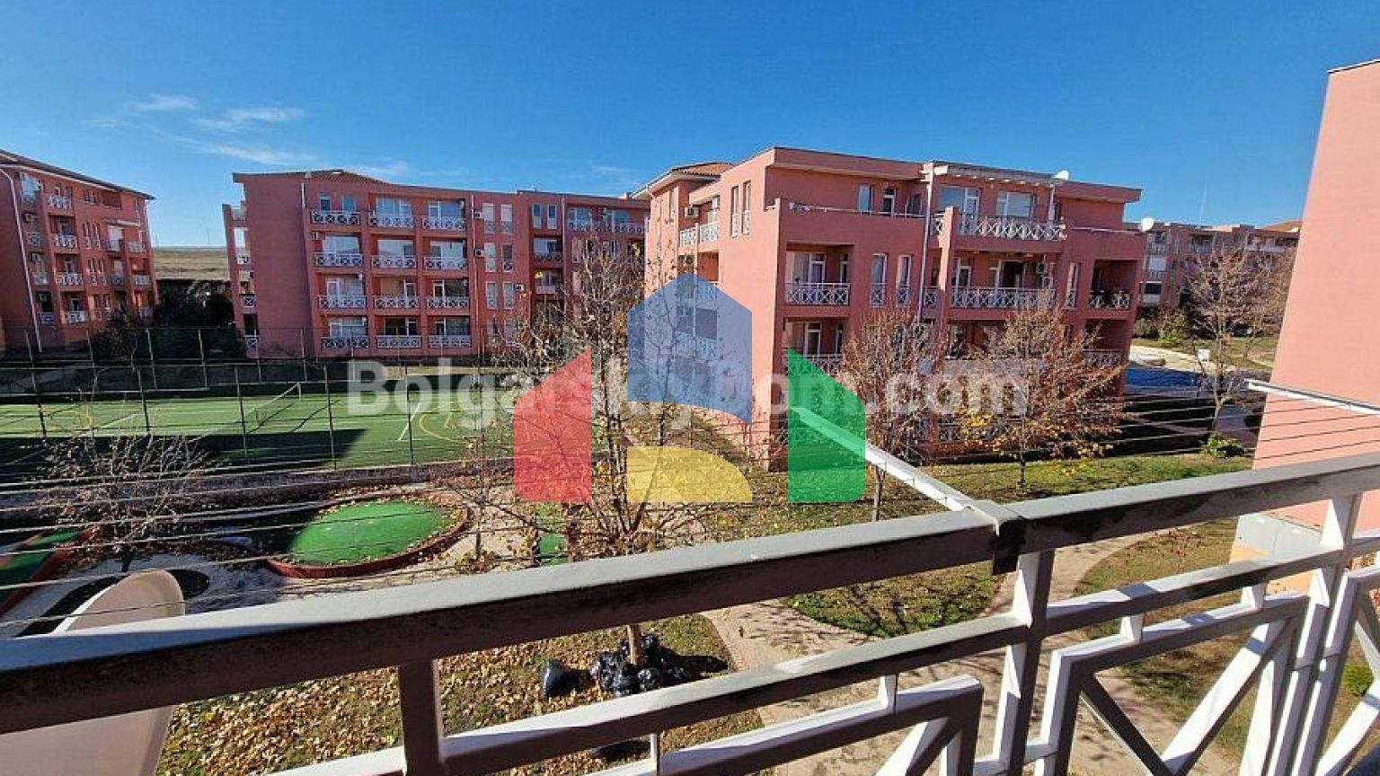 Двокімнатна квартира в Санні Дей 6