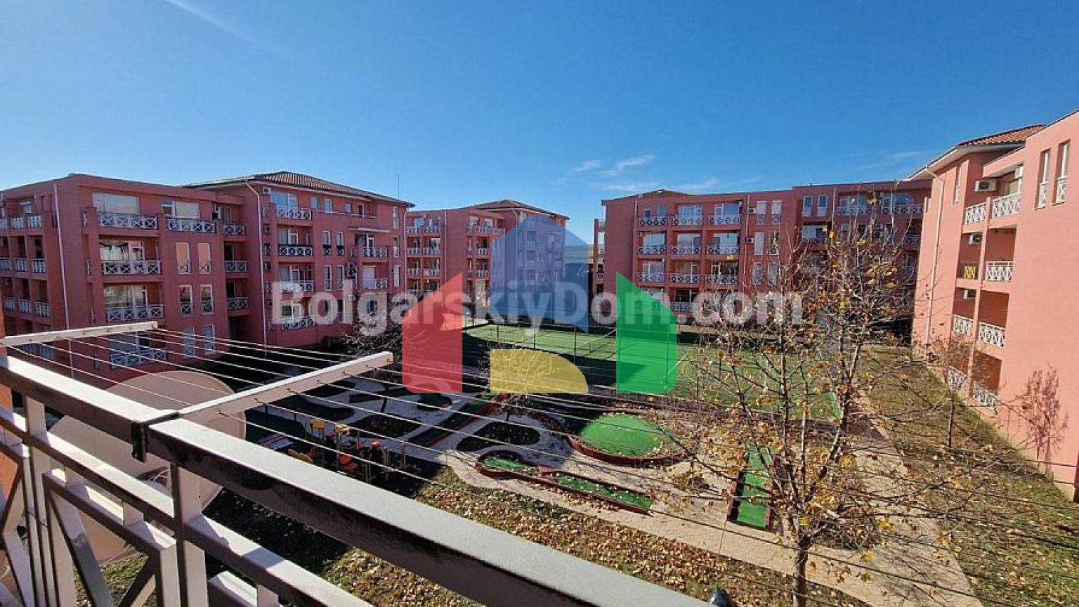 Двокімнатна квартира в Санні Дей 6