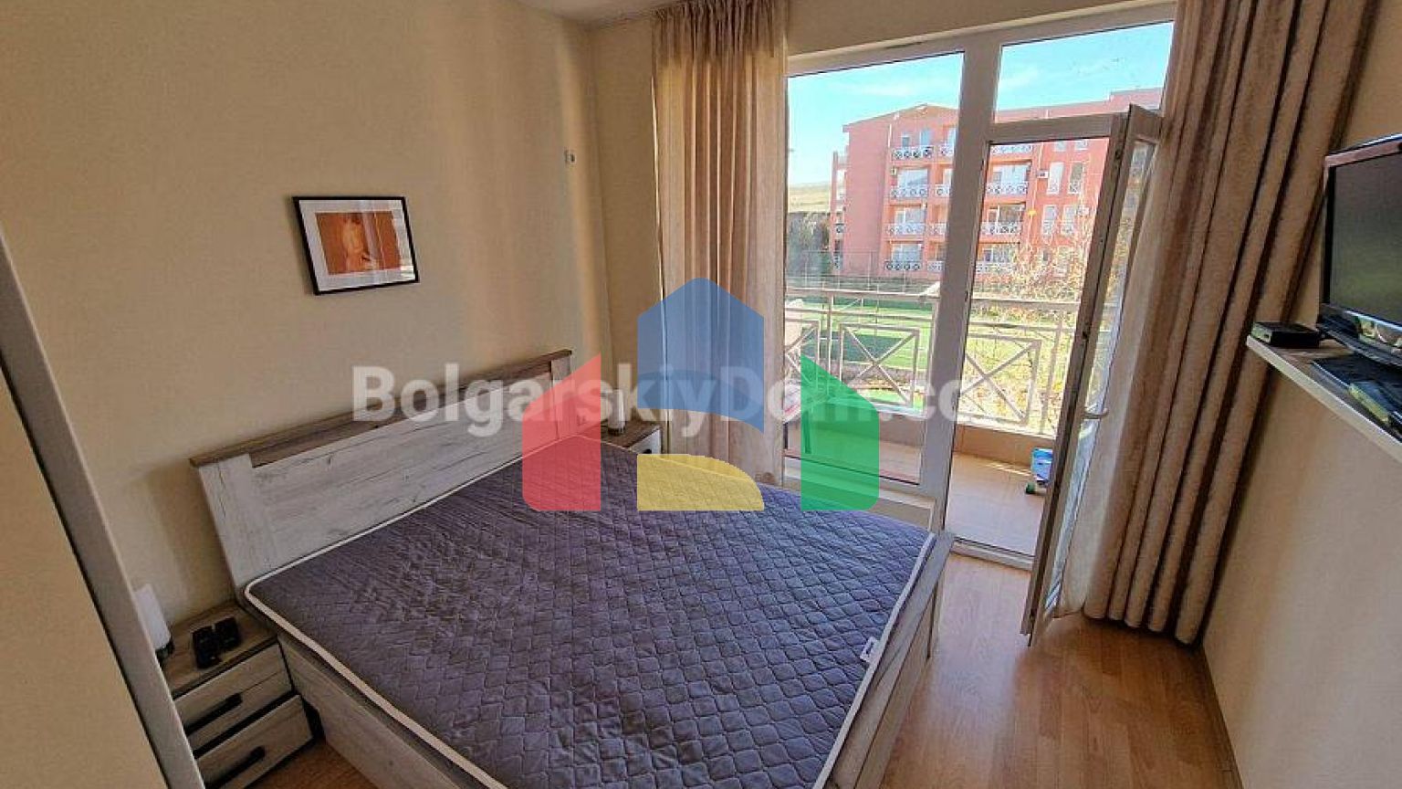 Двокімнатна квартира в Санні Дей 6