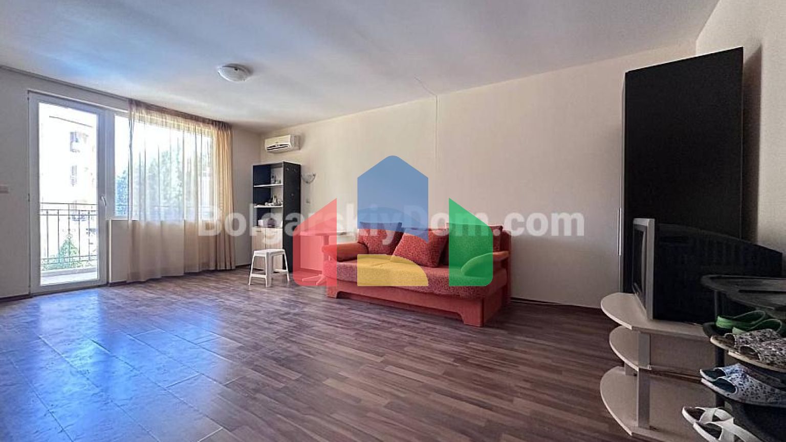 Квартира-студия в Амадеус 19