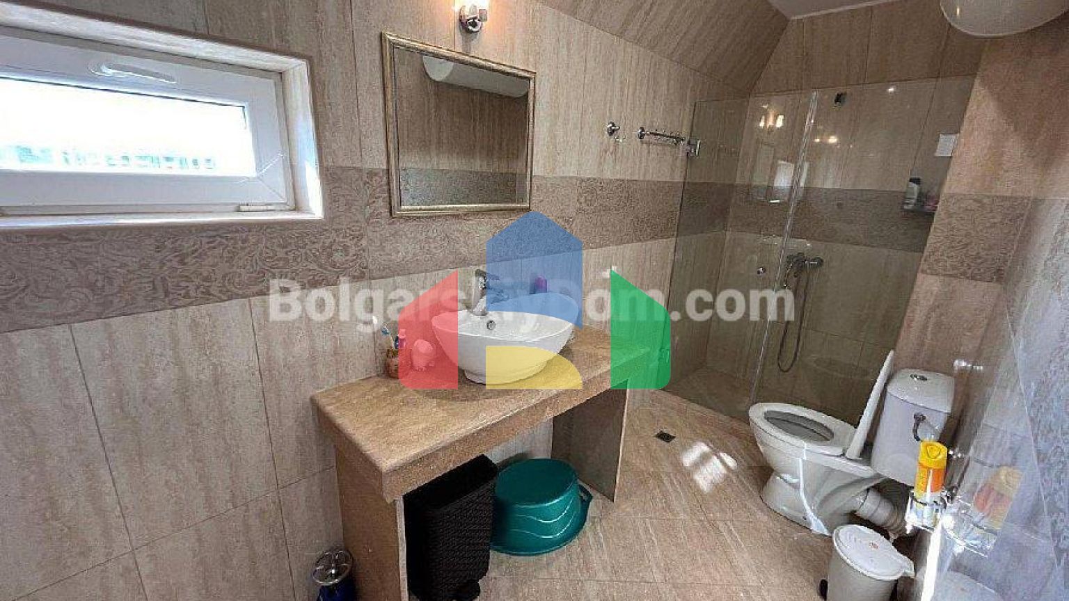 Трехкомнатная квартира в Изида Палас