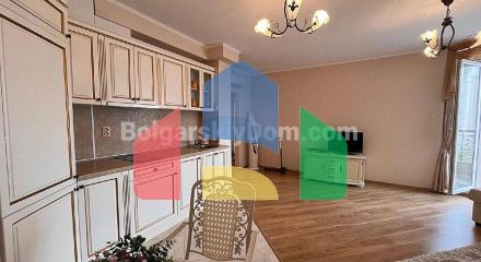 Трехкомнатная квартира в Изида Палас