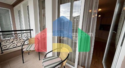 Трехкомнатная квартира в Изида Палас