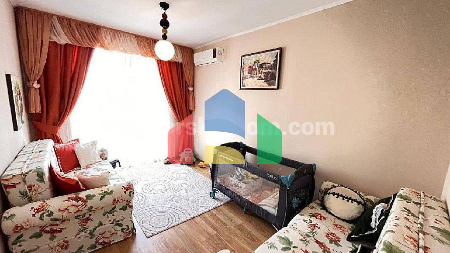 Трехкомнатная квартира в Изида Палас