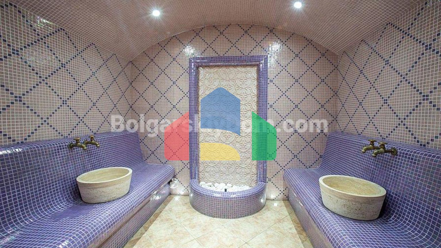 Трехкомнатная квартира в Изида Палас