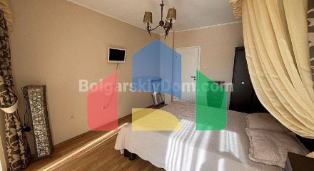 Трехкомнатная квартира в Изида Палас