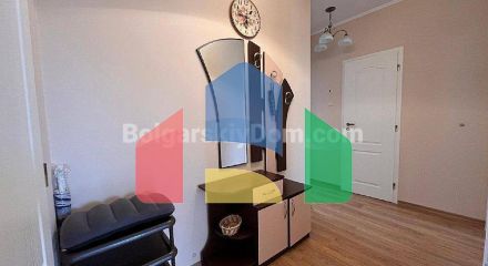 Трехкомнатная квартира в Изида Палас