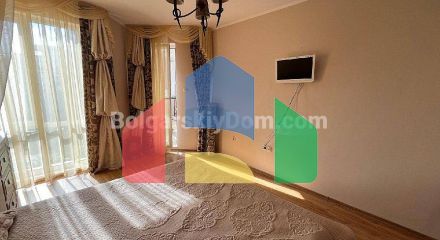 Трехкомнатная квартира в Изида Палас