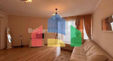 Трехкомнатная квартира в Изида Палас