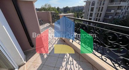 Трехкомнатная квартира в Изида Палас