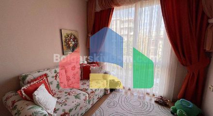 Трехкомнатная квартира в Изида Палас