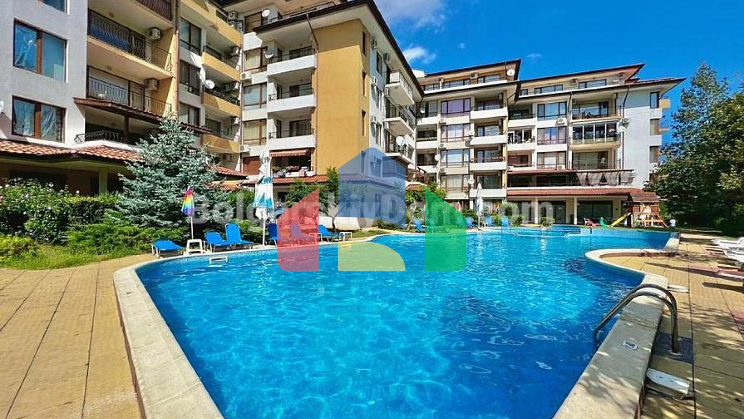 Трехкомнатная квартира в Даймонд Бей