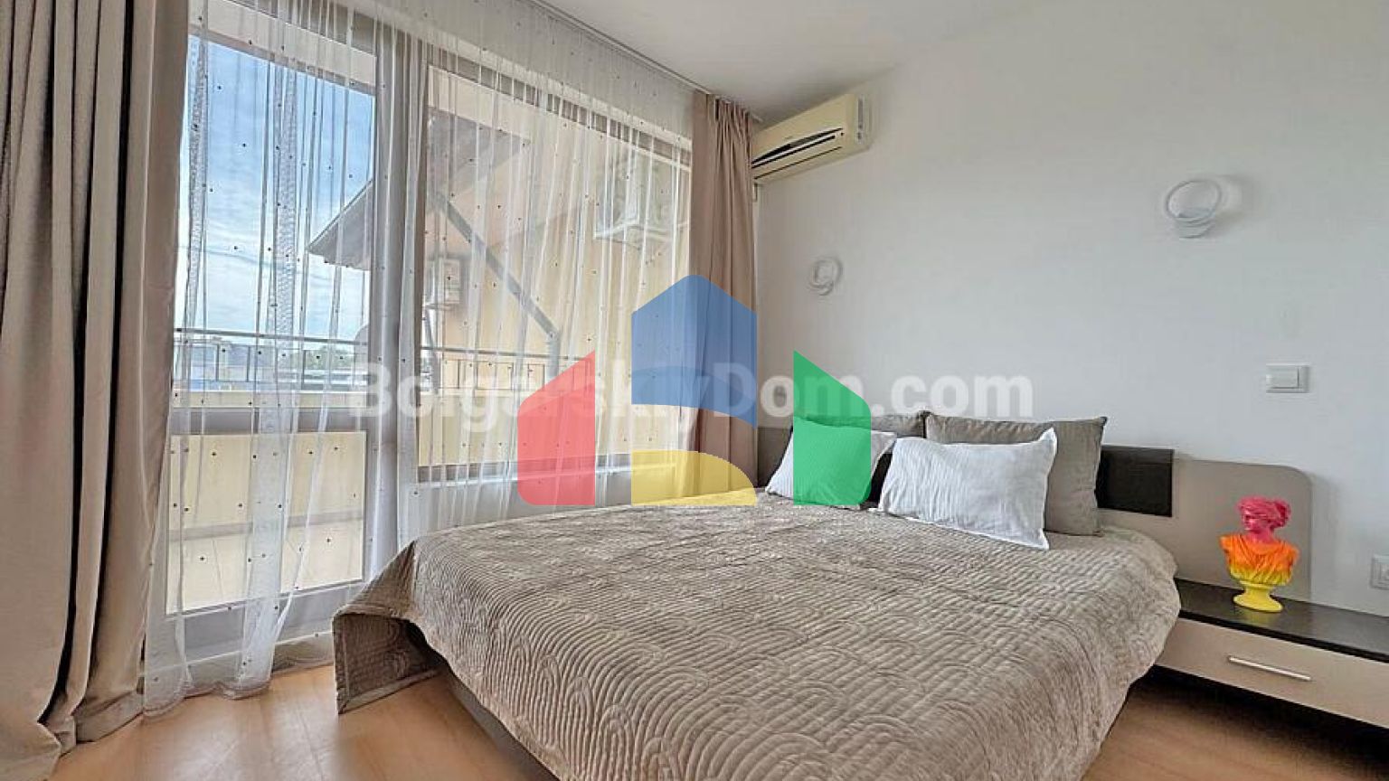 Трехкомнатная квартира в Даймонд Бей