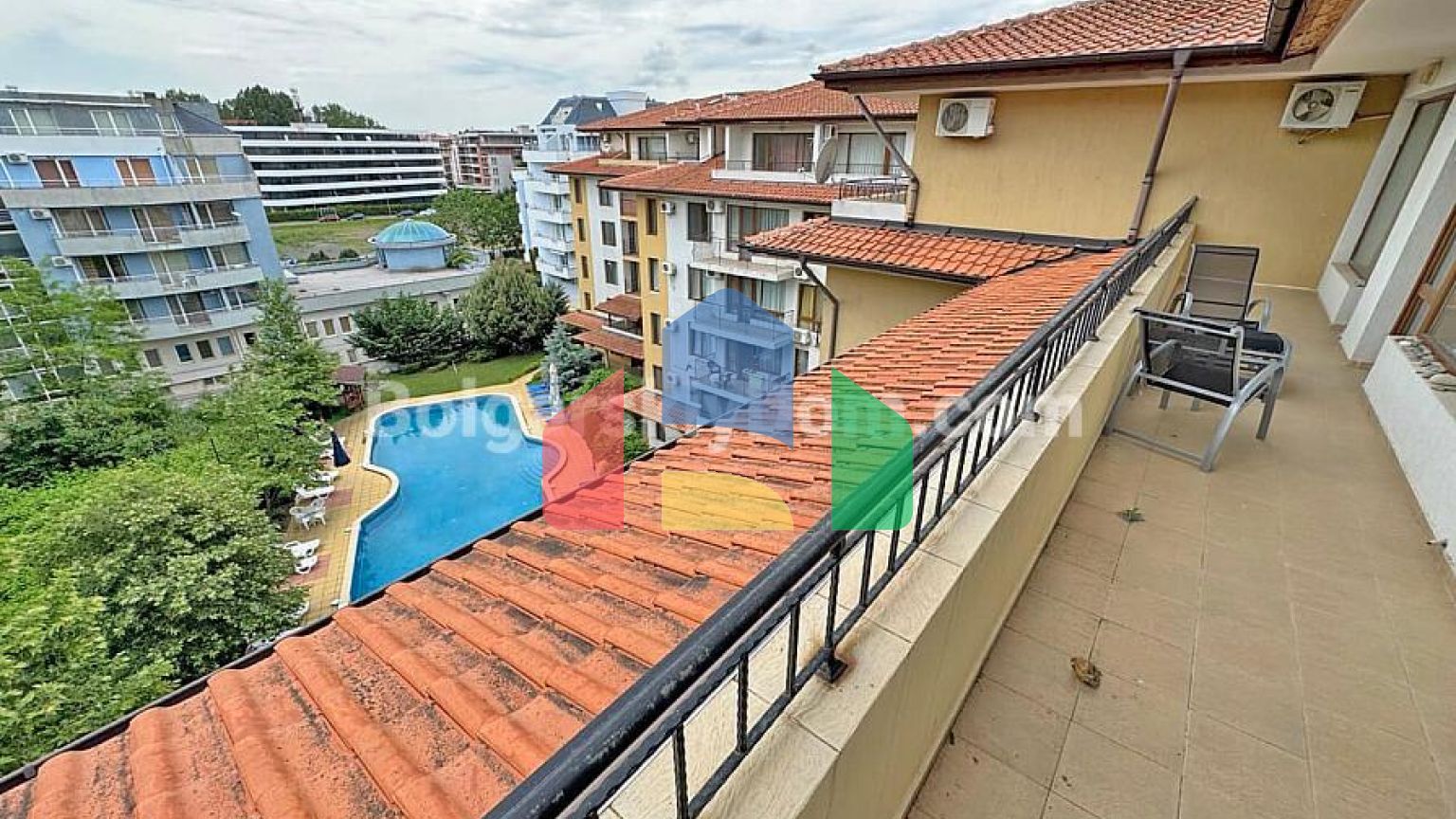 Трехкомнатная квартира в Даймонд Бей