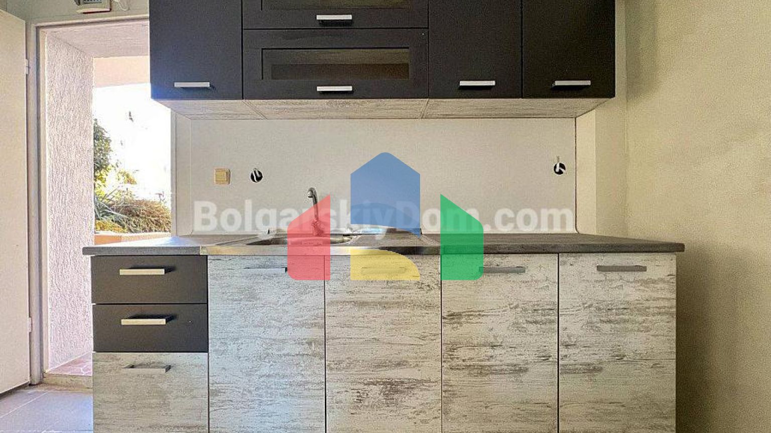 Двокімнатна квартира в Атос