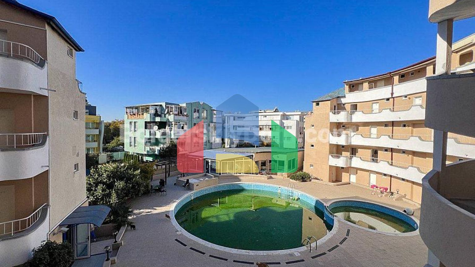 Двокімнатна квартира в Атос