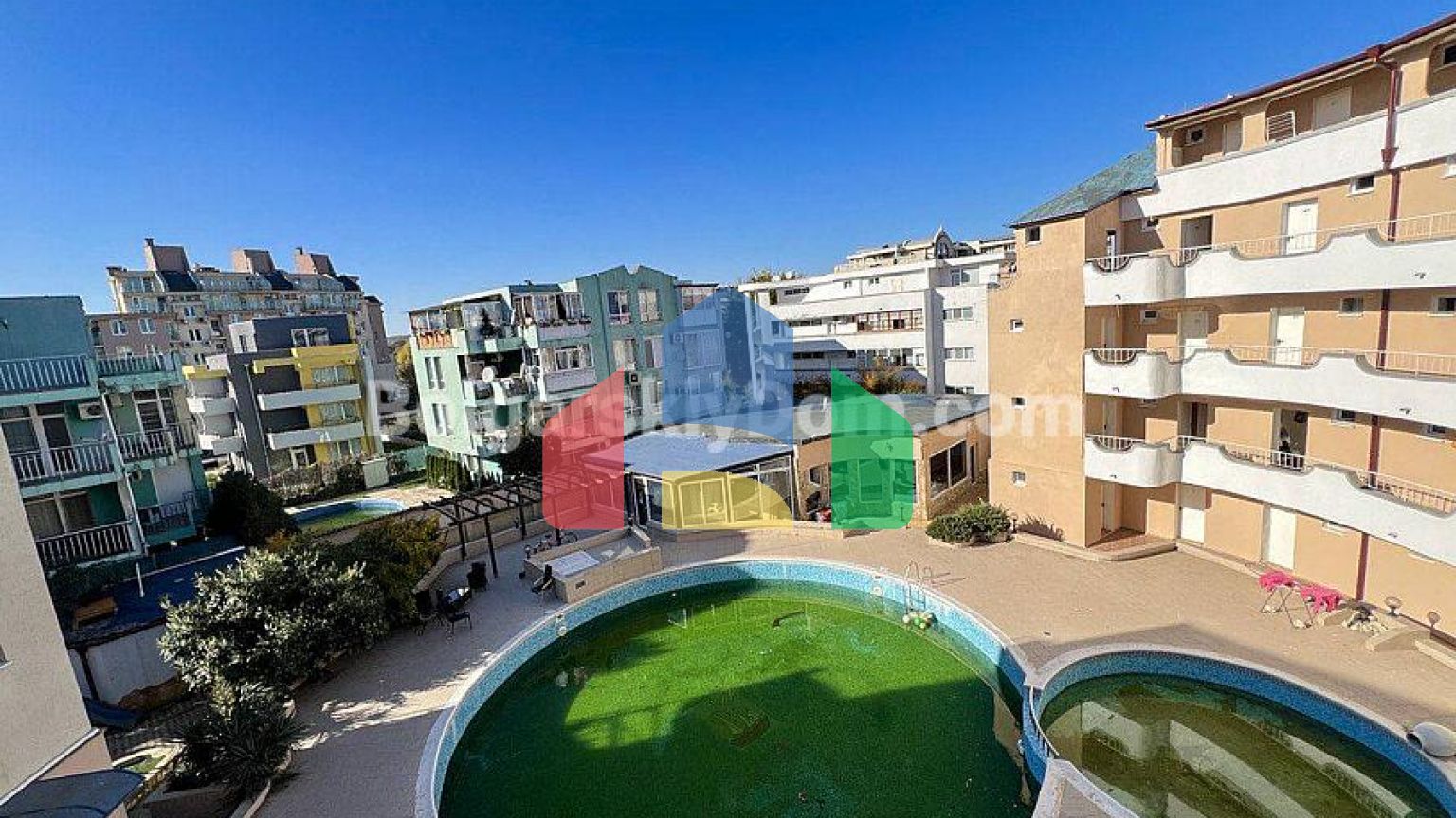 Двокімнатна квартира в Атос