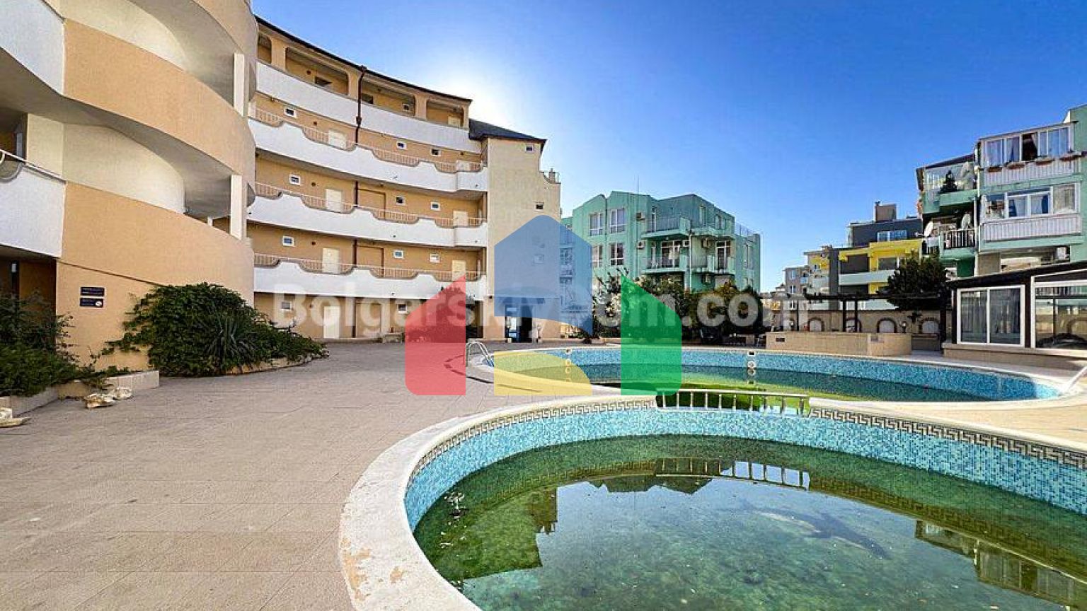 Двокімнатна квартира в Атос