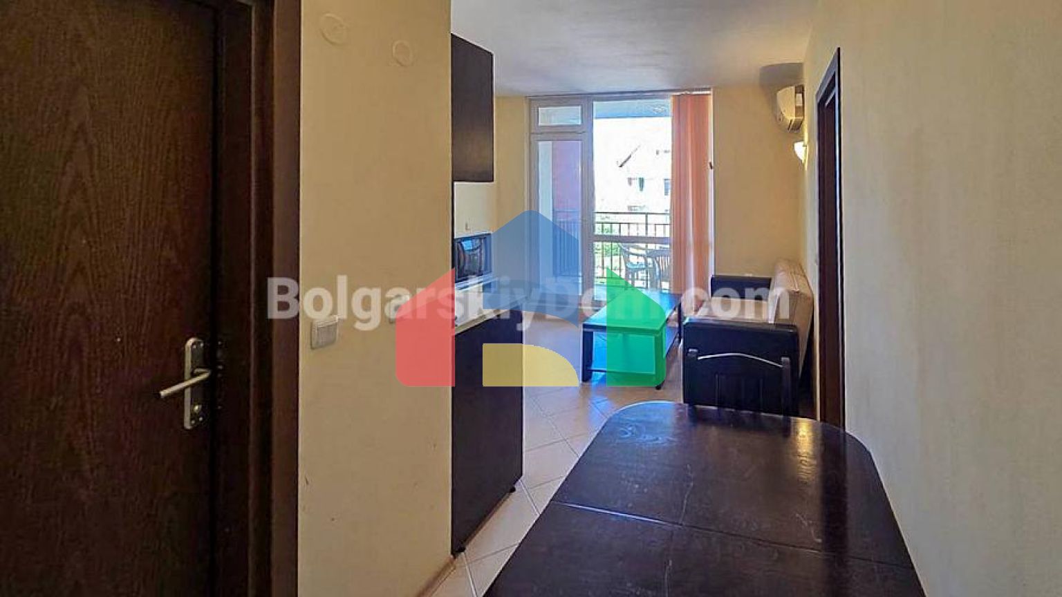 Двухкомнатная квартира в Сансет Бич 3