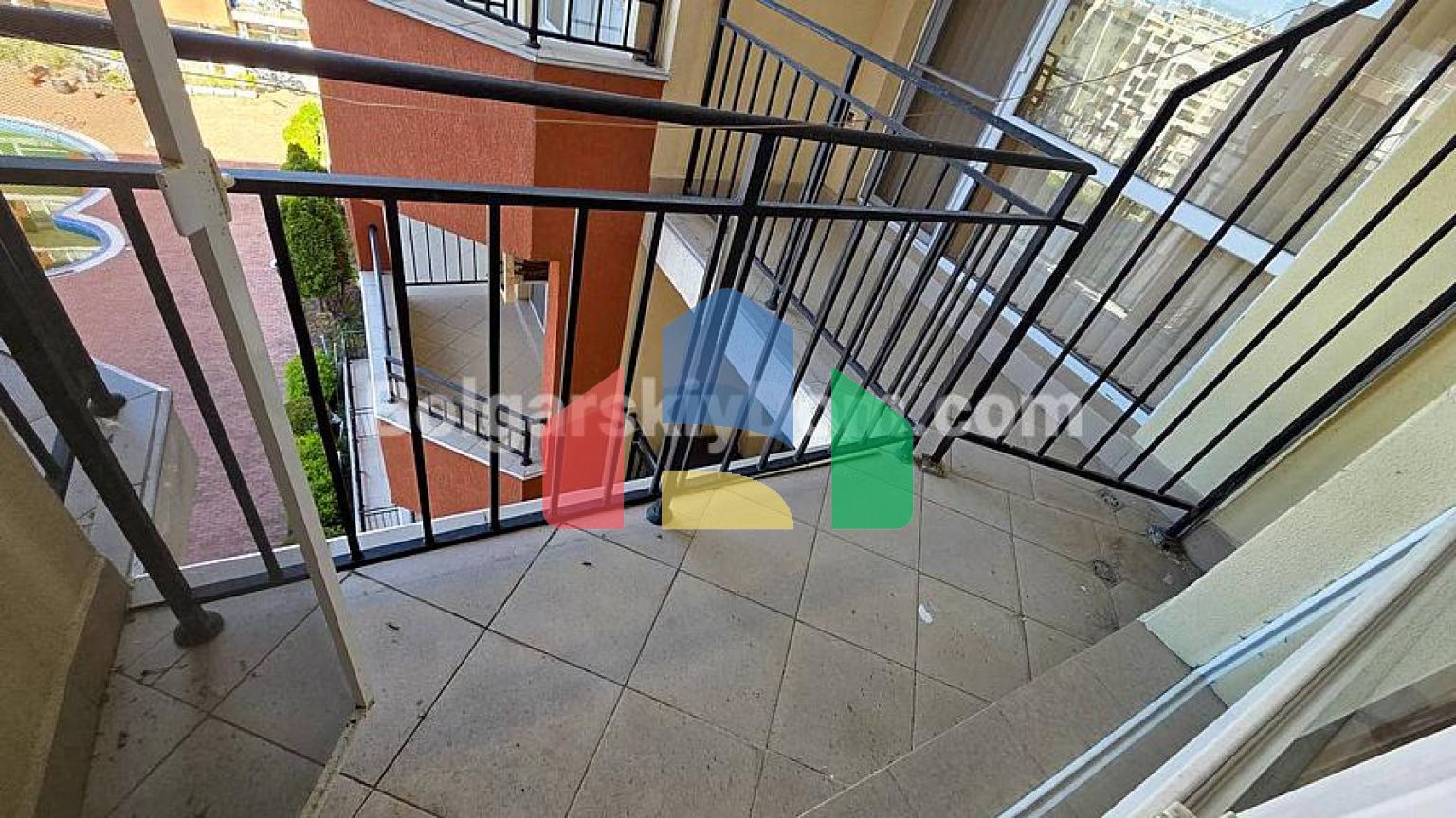 Двухкомнатная квартира в Сансет Бич 3