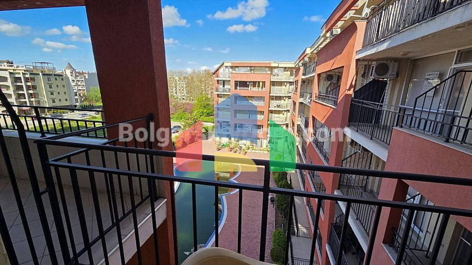 Двухкомнатная квартира в Сансет Бич 3