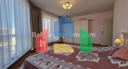 Two-bedroom apartment in Flores Park