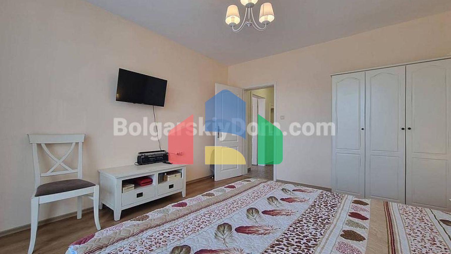 Трехкомнатная квартира во Флорес Парк