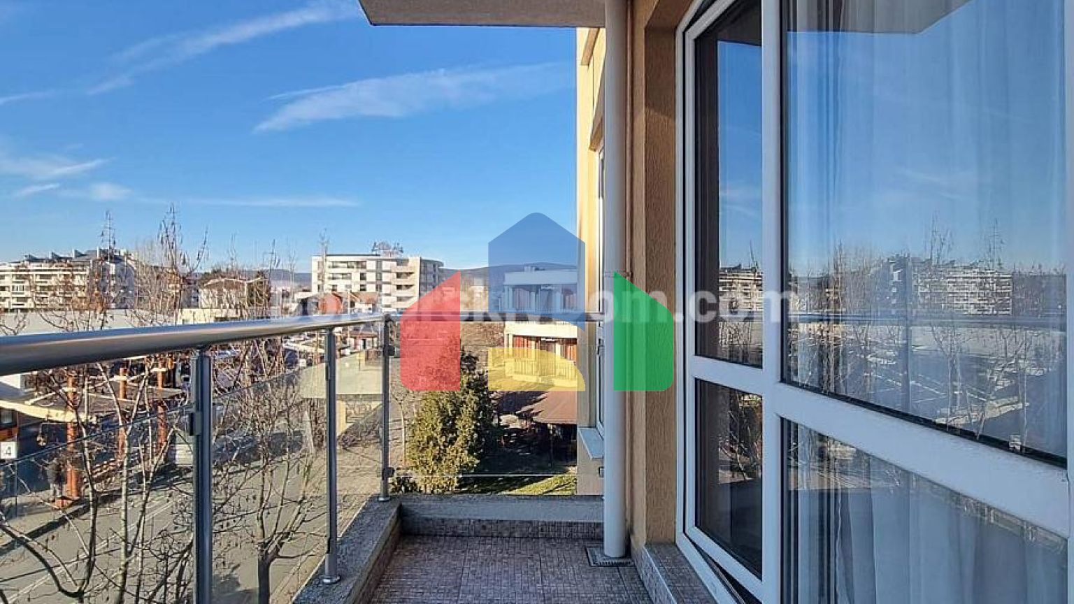 Трехкомнатная квартира во Флорес Парк