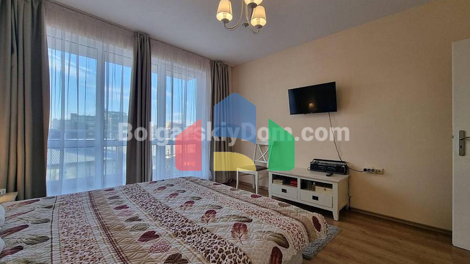 Трехкомнатная квартира во Флорес Парк